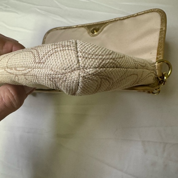 Coach Cream Clutch with Signature Design - Picture 6 of 14